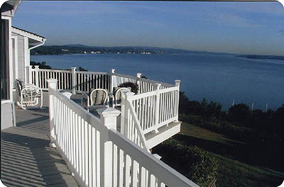 Deck Pictures - CORRECT DECK with white composite railing overlooking the Hudson river