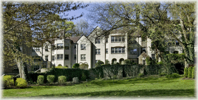 Exterior Photo of Merion Manor Condominium