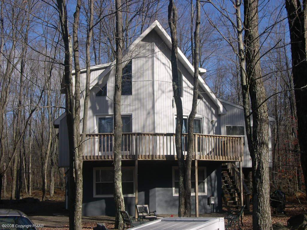 Front View of Arrowhead Lake Real Estate