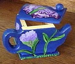 tea box blue butterfly 1.jpg (46308 bytes)
